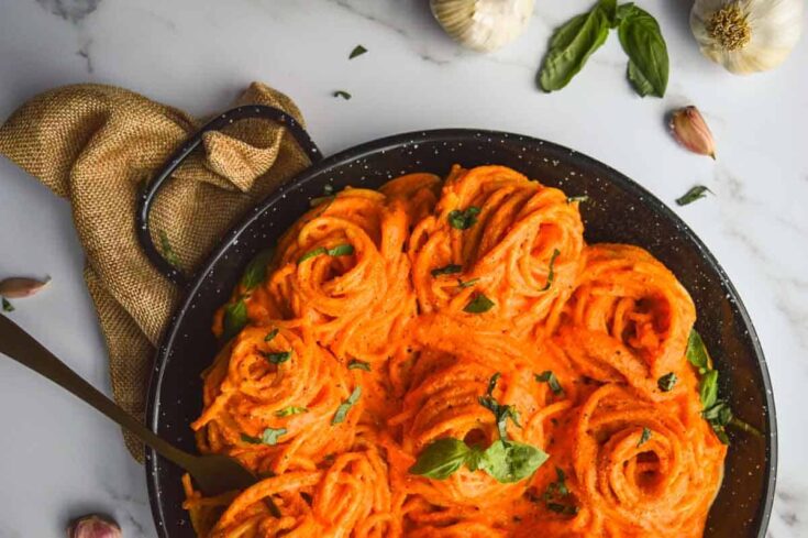 10-Minute Vegan Roasted Red Pepper Sauce