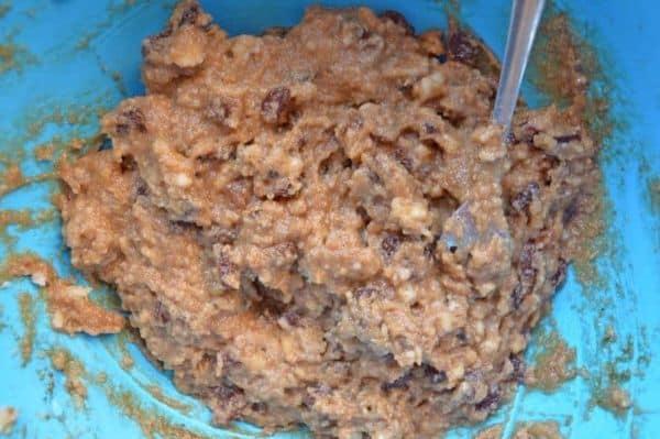 bread, spices, sugar, raisins and tea all mashed up
