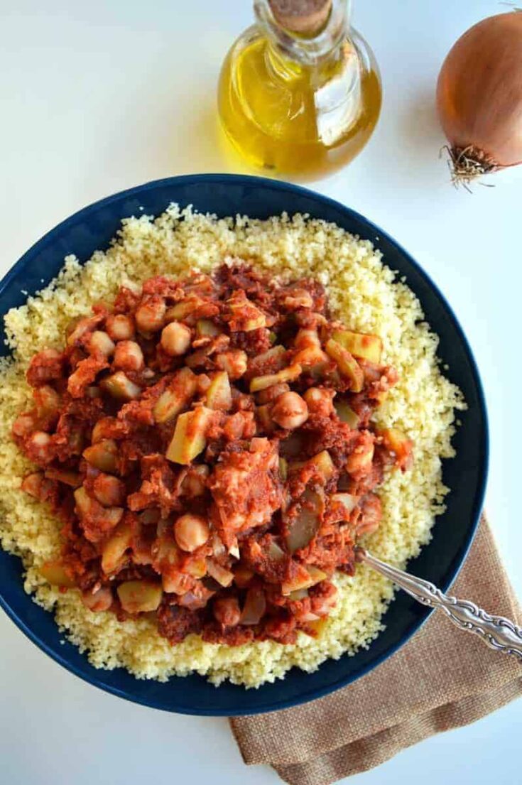 Mozzarella chickpeas and courgette baked in red wine and tomato sauce